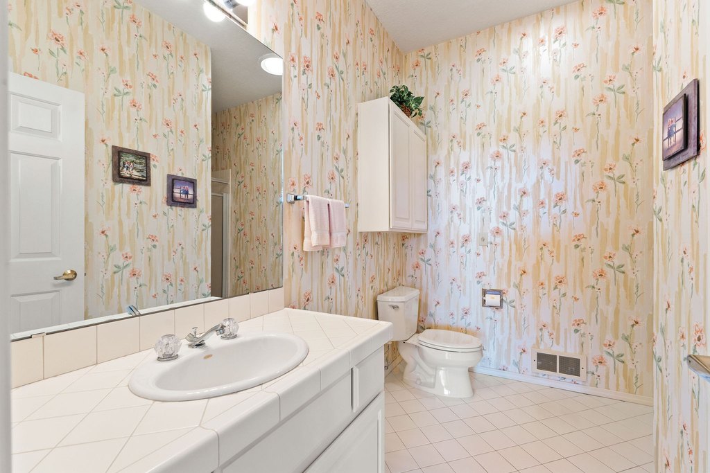 Bigfork, Montana, 59911, United States, 3 Bedrooms Bedrooms, ,3.5 BathroomsBathrooms,Residential,Forsale,1914976