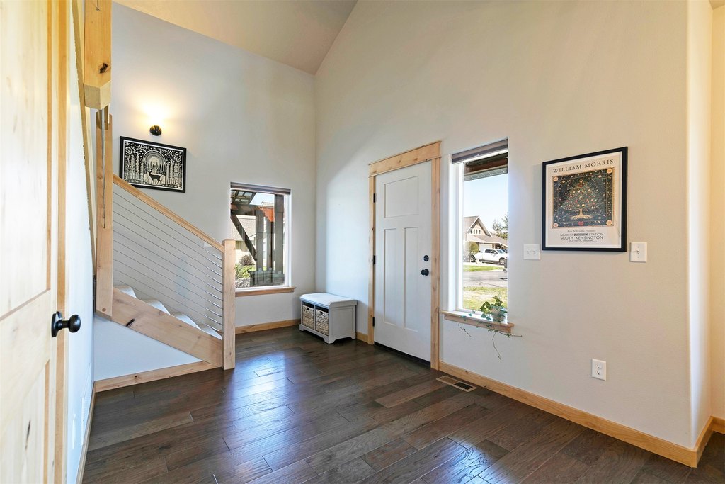 Hamilton, Montana, 59840, United States, 3 Bedrooms Bedrooms, ,2.5 BathroomsBathrooms,Residential,Forsale,1894845