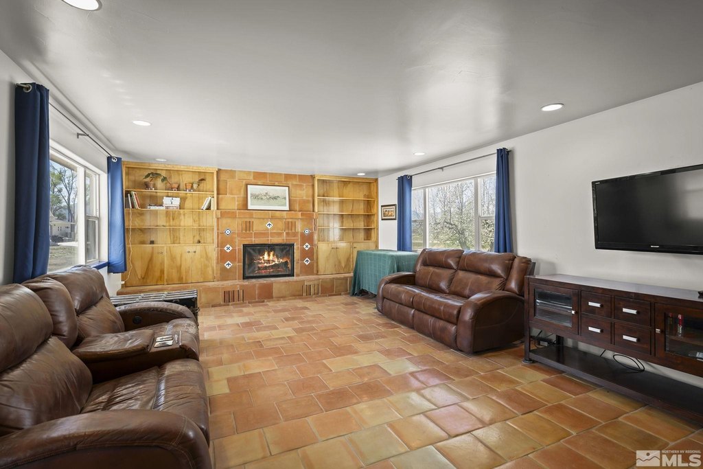 Smith, Nevada, 89430, United States, 7 Bedrooms Bedrooms, ,4.5 BathroomsBathrooms,Residential,Forsale,1910338