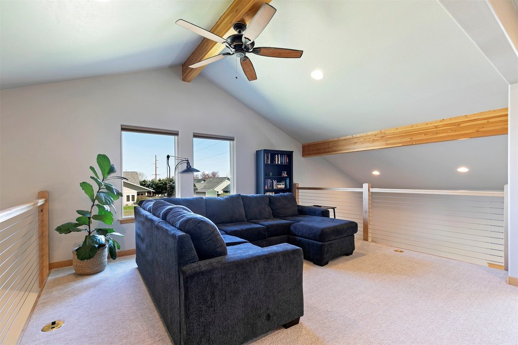 Hamilton, Montana, 59840, United States, 3 Bedrooms Bedrooms, ,2.5 BathroomsBathrooms,Residential,Forsale,1894845