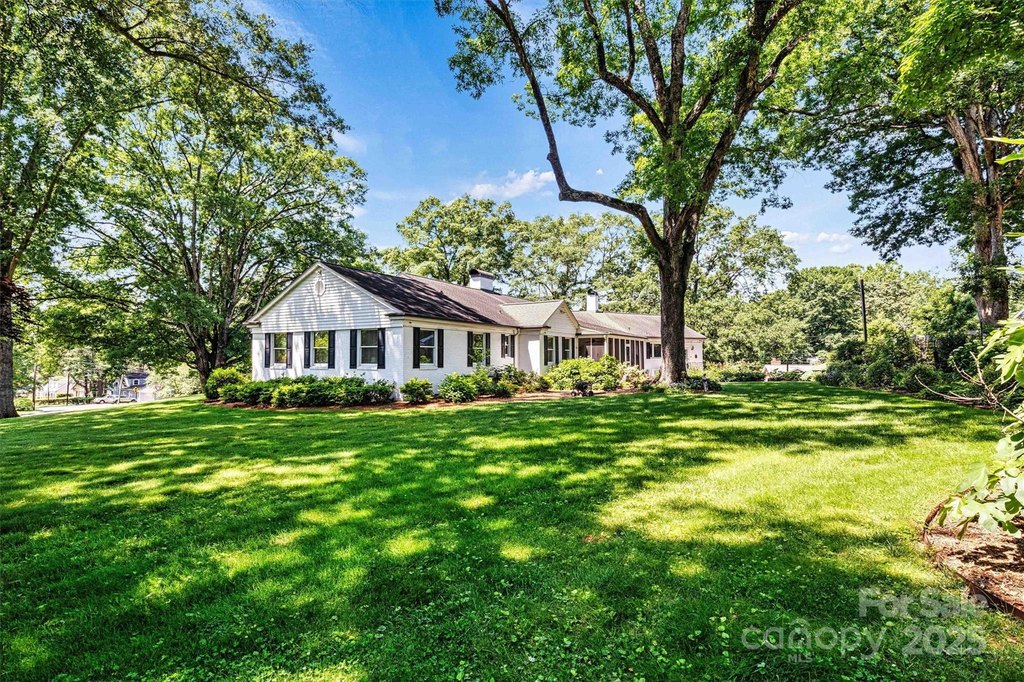 Hickory, North Carolina, 28601, United States, 4 Bedrooms Bedrooms, ,3.5 BathroomsBathrooms,Residential,Forsale,1985895