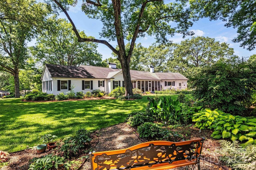 Hickory, North Carolina, 28601, United States, 4 Bedrooms Bedrooms, ,3.5 BathroomsBathrooms,Residential,Forsale,1985895