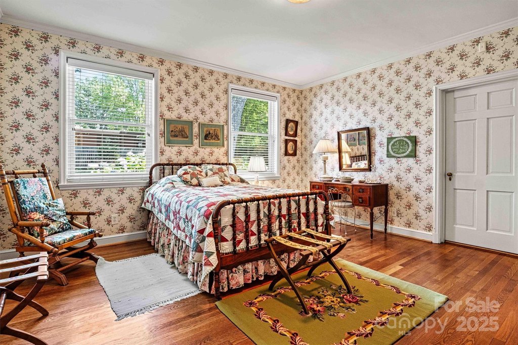 Hickory, North Carolina, 28601, United States, 4 Bedrooms Bedrooms, ,3.5 BathroomsBathrooms,Residential,Forsale,1985895