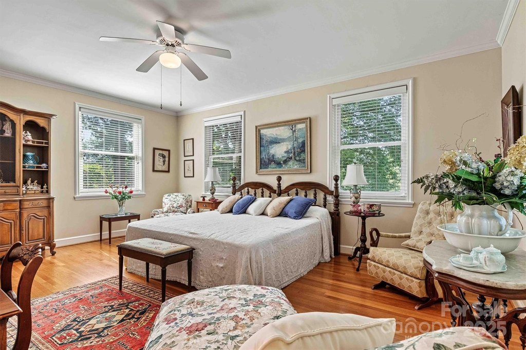 Hickory, North Carolina, 28601, United States, 4 Bedrooms Bedrooms, ,3.5 BathroomsBathrooms,Residential,Forsale,1985895