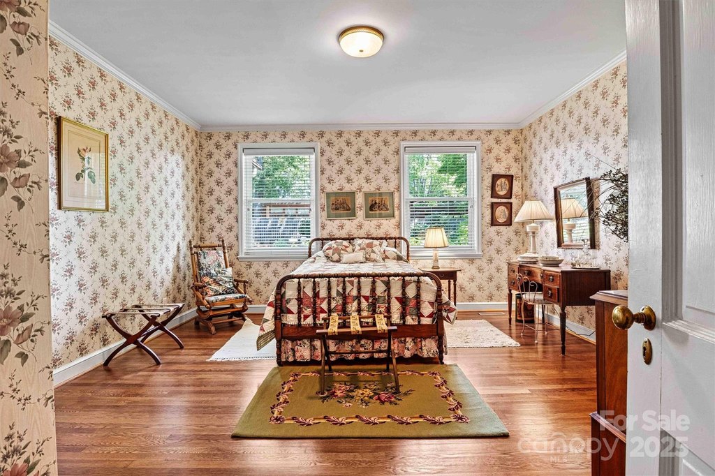 Hickory, North Carolina, 28601, United States, 4 Bedrooms Bedrooms, ,3.5 BathroomsBathrooms,Residential,Forsale,1985895