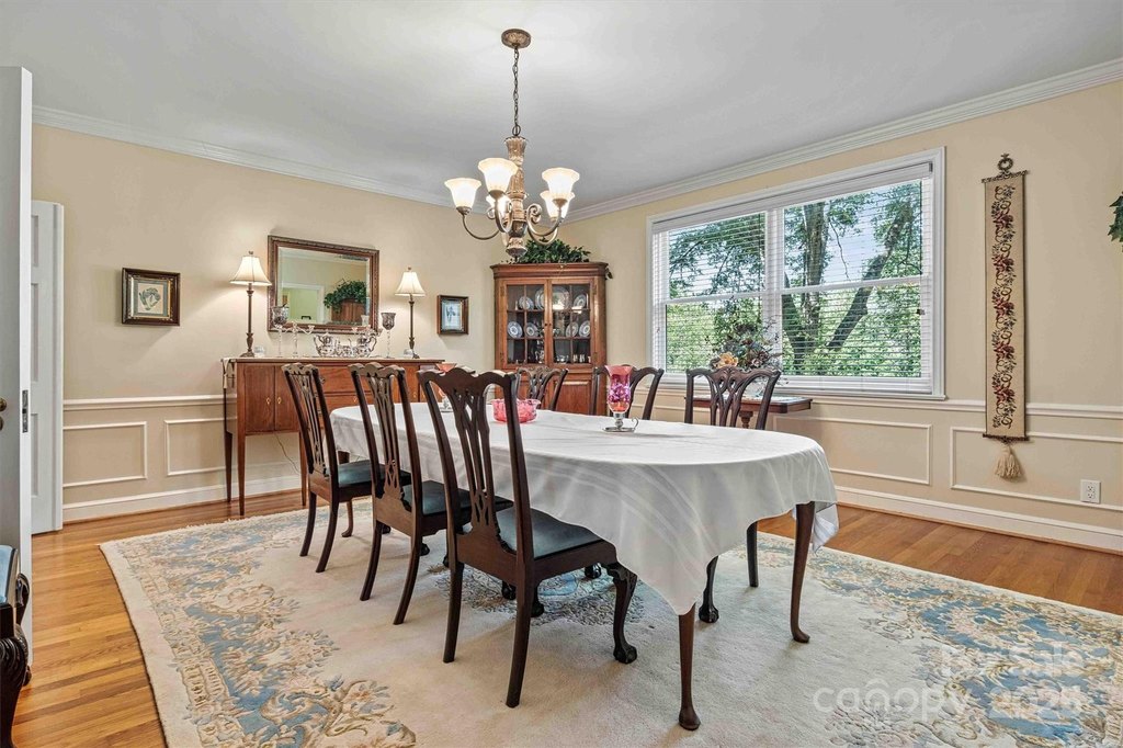 Hickory, North Carolina, 28601, United States, 4 Bedrooms Bedrooms, ,3.5 BathroomsBathrooms,Residential,Forsale,1985895