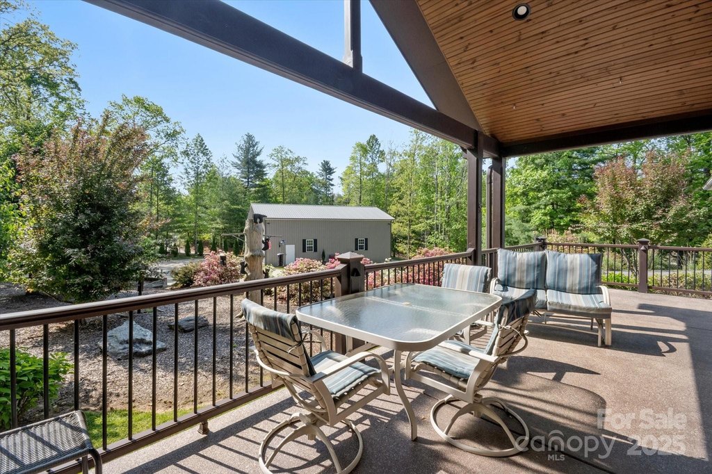 Saluda, North Carolina, 28773, United States, 3 Bedrooms Bedrooms, ,2 BathroomsBathrooms,Residential,Forsale,1886040