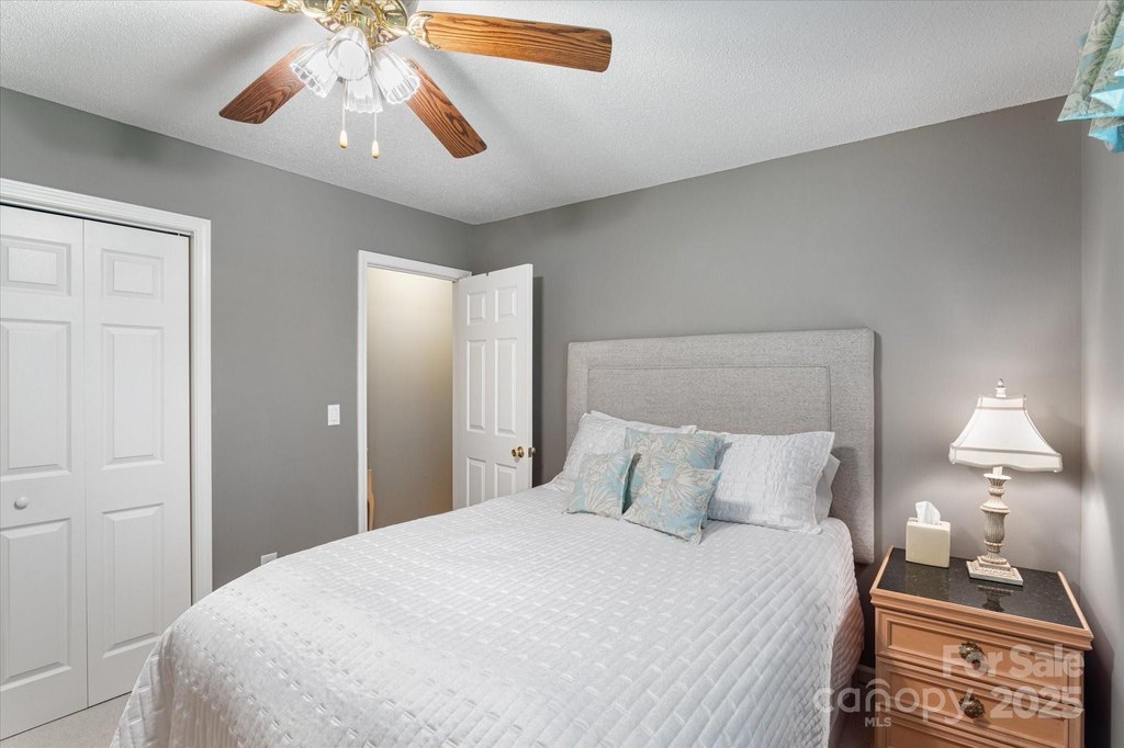 Saluda, North Carolina, 28773, United States, 3 Bedrooms Bedrooms, ,2 BathroomsBathrooms,Residential,Forsale,1886040