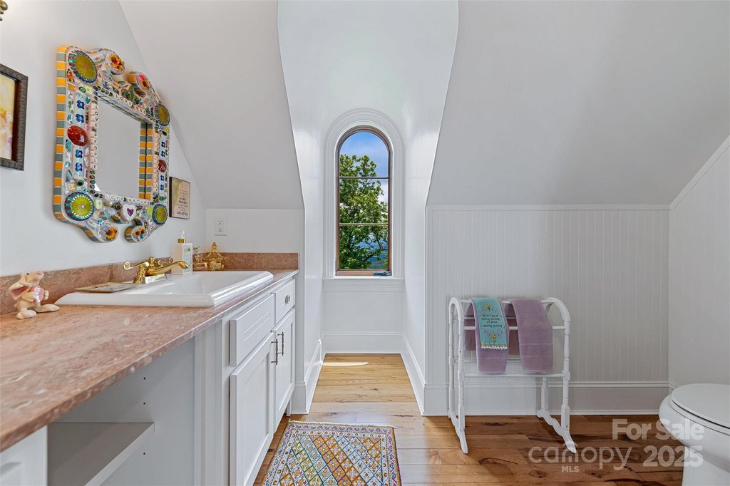 Hendersonville, North Carolina, 28792, United States, 3 Bedrooms Bedrooms, ,4.5 BathroomsBathrooms,Residential,Forsale,1886093