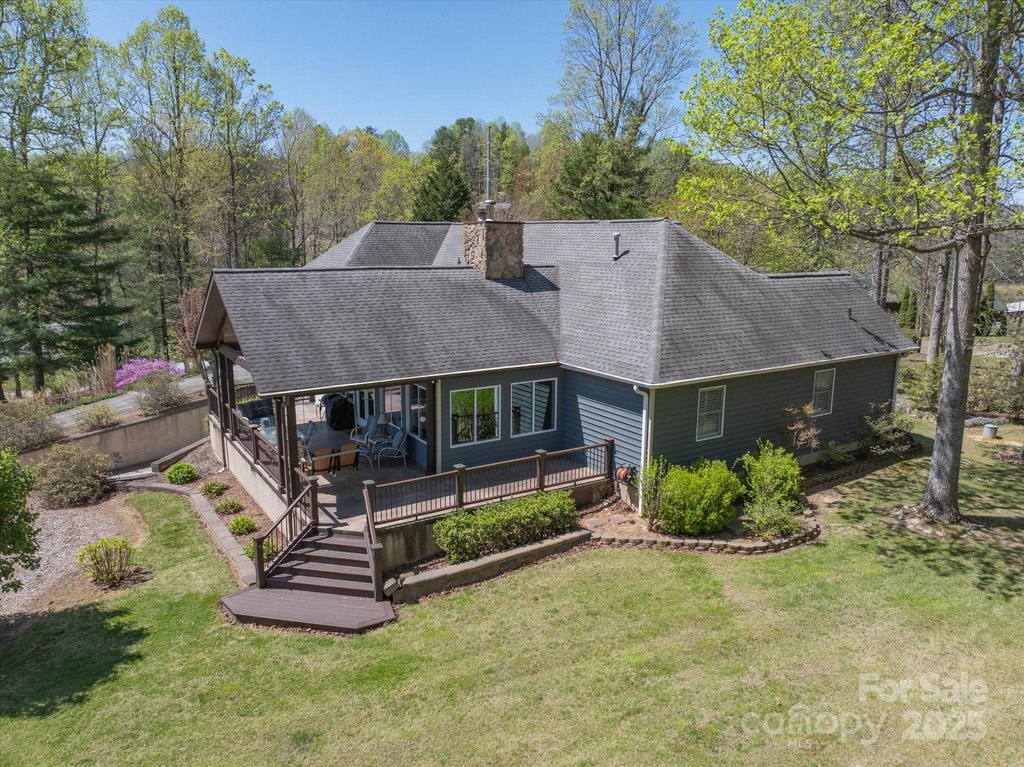 Saluda, North Carolina, 28773, United States, 3 Bedrooms Bedrooms, ,2 BathroomsBathrooms,Residential,Forsale,1886040