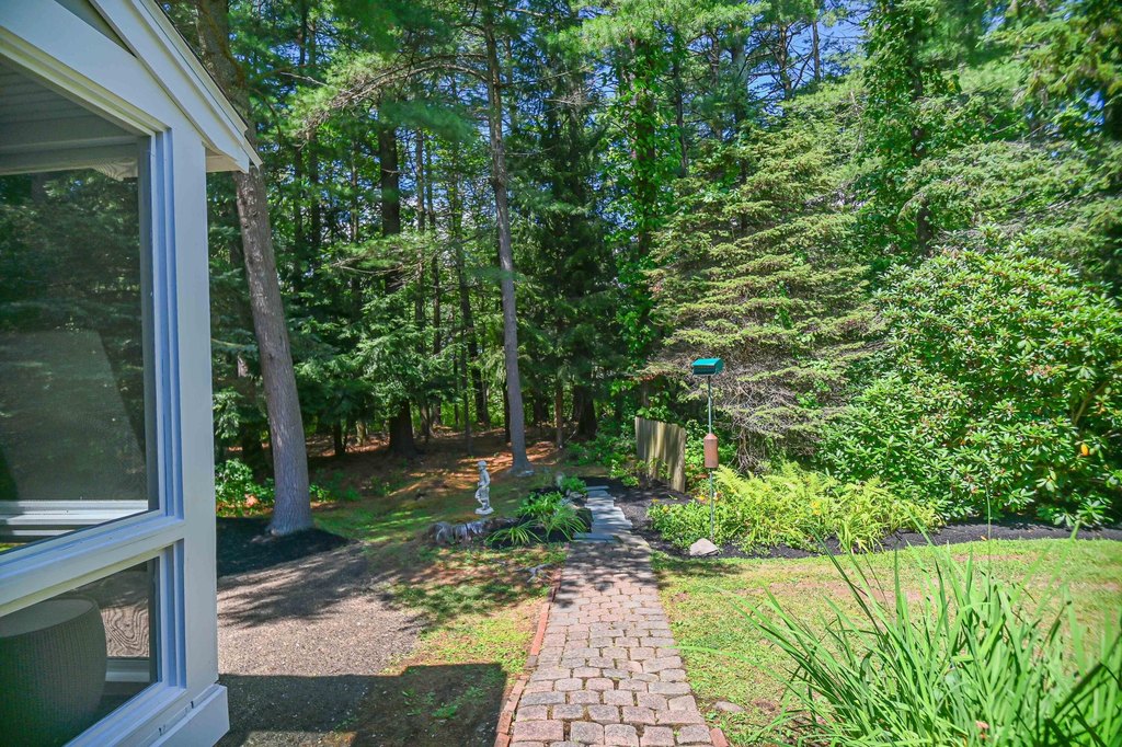 York, Maine, 03909, United States, 3 Bedrooms Bedrooms, ,3 BathroomsBathrooms,Residential,Forsale,1941229