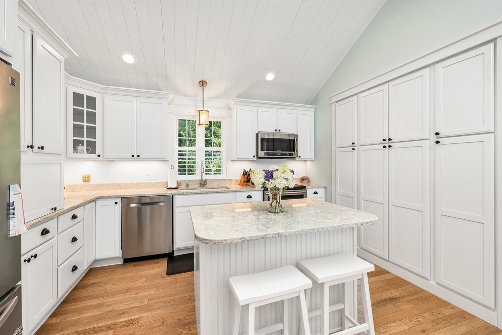 Wolfeboro, New Hampshire, 03894, United States, 3 Bedrooms Bedrooms, ,2.5 BathroomsBathrooms,Residential,Forsale,1941237