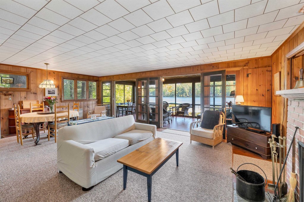 Wolfeboro, New Hampshire, 03894, United States, 4 Bedrooms Bedrooms, ,4.5 BathroomsBathrooms,Residential,Forsale,2010597