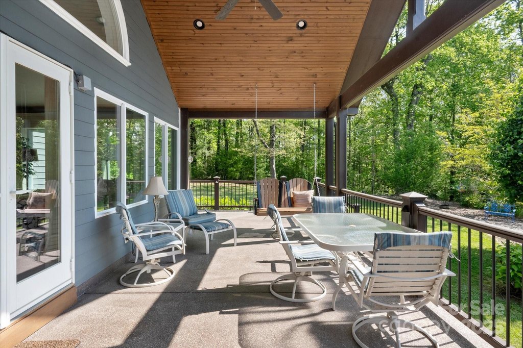 Saluda, North Carolina, 28773, United States, 3 Bedrooms Bedrooms, ,2 BathroomsBathrooms,Residential,Forsale,1886040