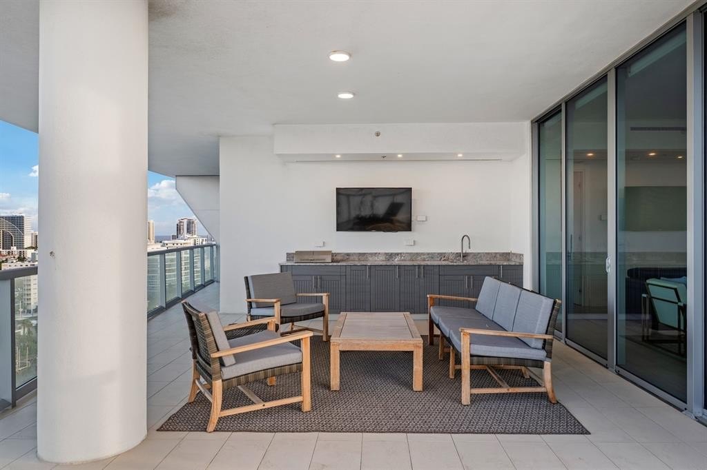 Fort Lauderdale, Florida, 33304, United States, 3 Bedrooms Bedrooms, ,3.5 BathroomsBathrooms,Residential,Forsale,1903983