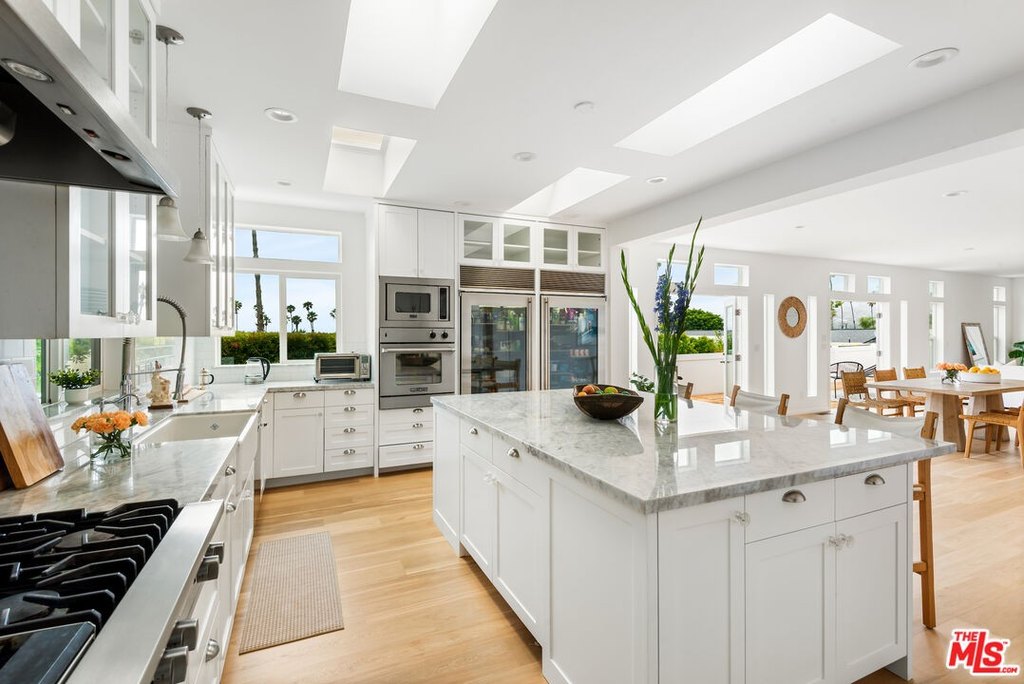 Malibu, California, 90265, United States, 4 Bedrooms Bedrooms, ,2.5 BathroomsBathrooms,Residential,Forsale,1922150