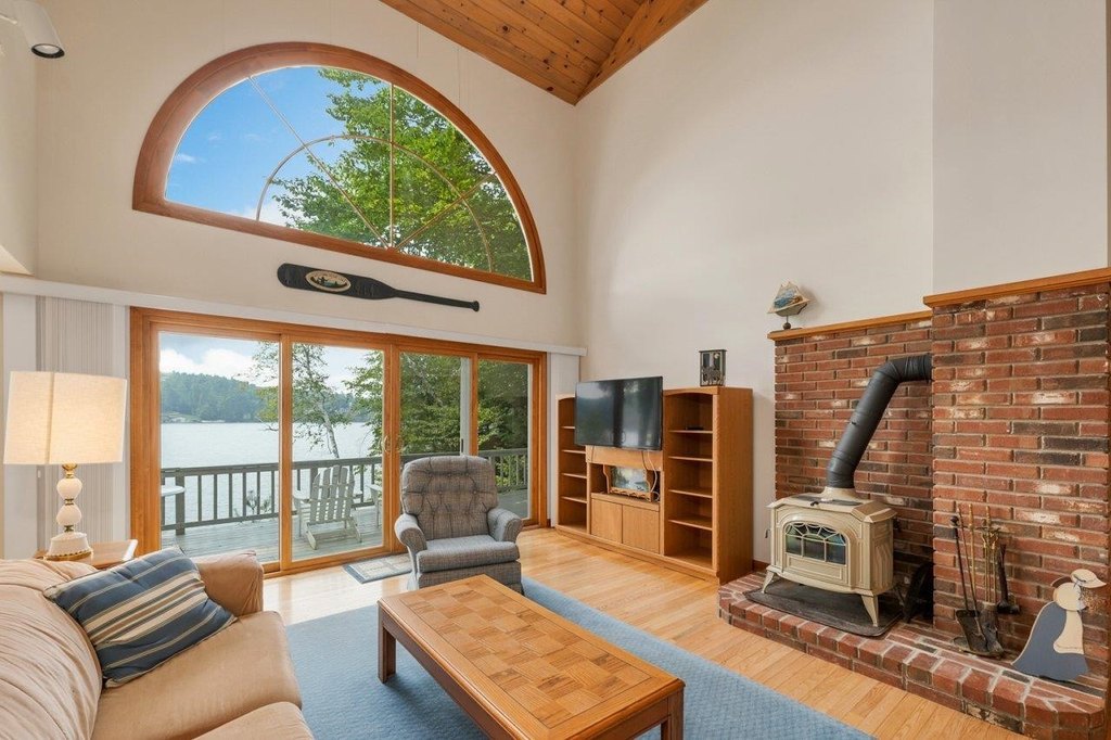 Alton, New Hampshire, 03810, United States, 2 Bedrooms Bedrooms, ,2 BathroomsBathrooms,Residential,Forsale,1941246