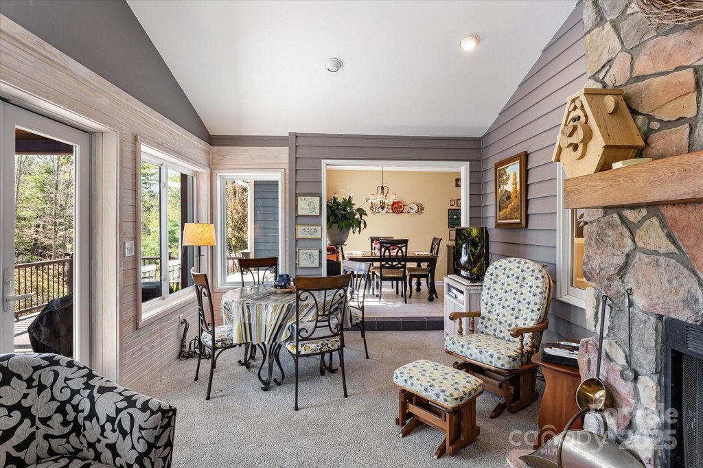 Saluda, North Carolina, 28773, United States, 3 Bedrooms Bedrooms, ,2 BathroomsBathrooms,Residential,Forsale,1886040