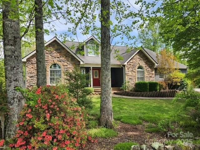 Saluda, North Carolina, 28773, United States, 3 Bedrooms Bedrooms, ,2 BathroomsBathrooms,Residential,Forsale,1886040