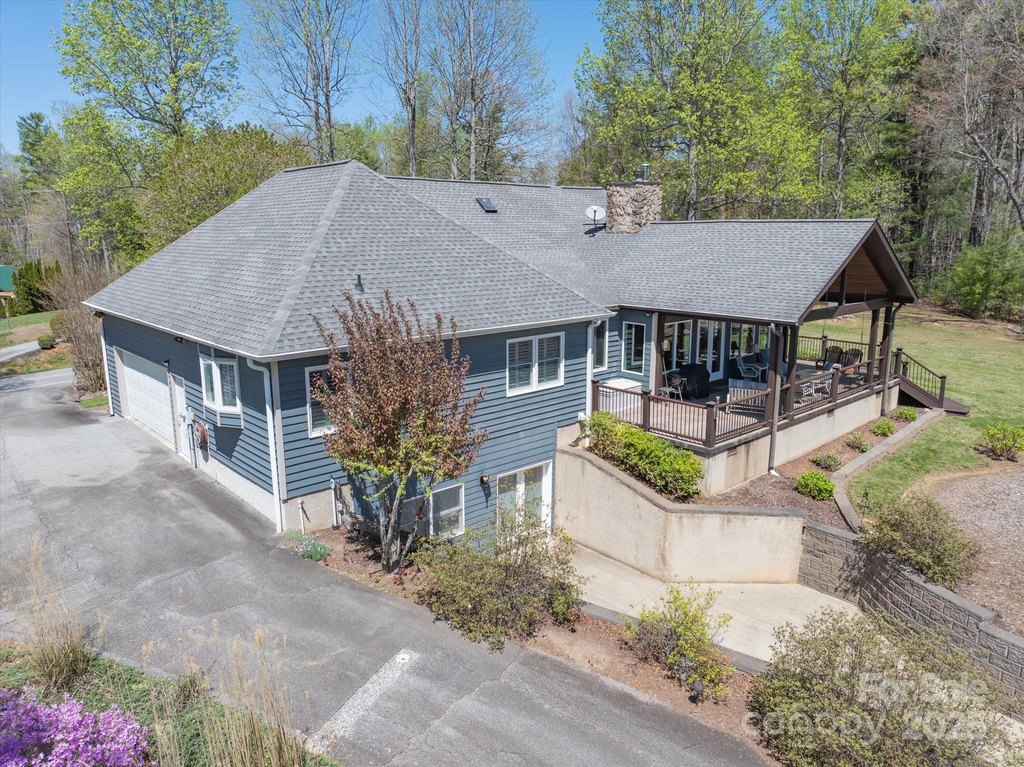 Saluda, North Carolina, 28773, United States, 3 Bedrooms Bedrooms, ,2 BathroomsBathrooms,Residential,Forsale,1886040