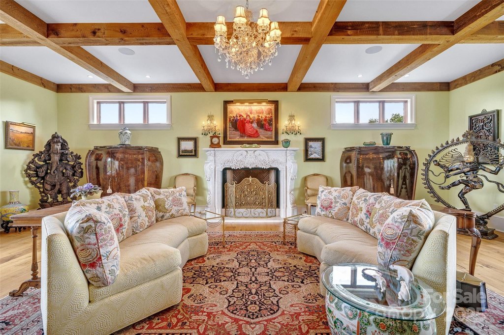 Hendersonville, North Carolina, 28792, United States, 3 Bedrooms Bedrooms, ,4.5 BathroomsBathrooms,Residential,Forsale,1886093
