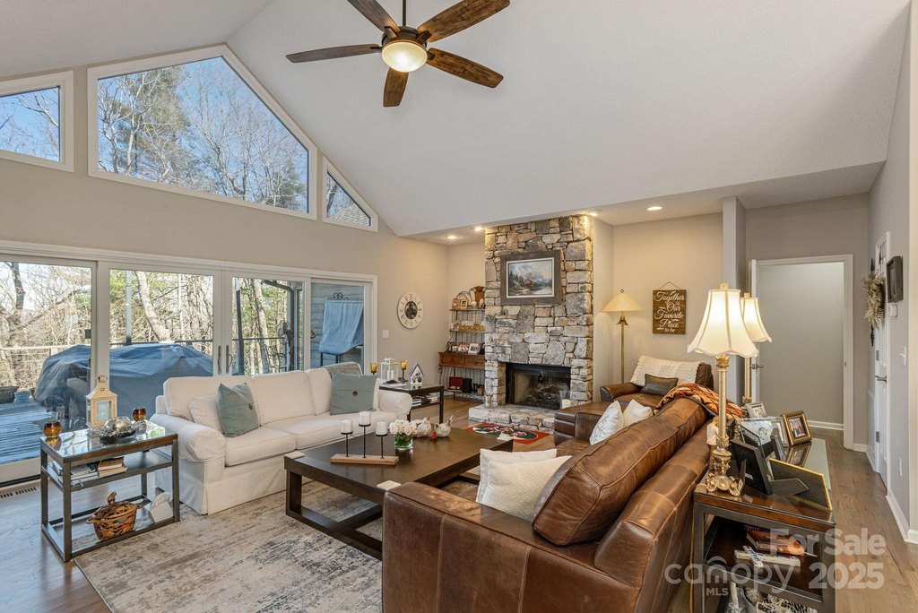 Flat Rock, North Carolina, 28731, United States, 3 Bedrooms Bedrooms, ,2.5 BathroomsBathrooms,Residential,Forsale,1886044