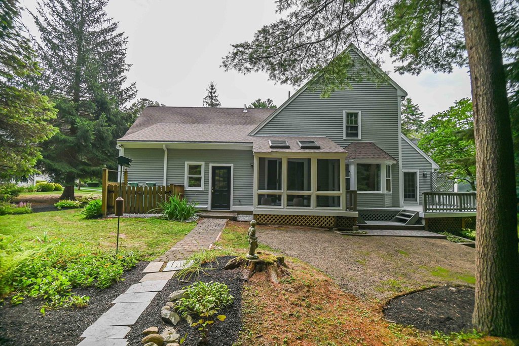 York, Maine, 03909, United States, 3 Bedrooms Bedrooms, ,3 BathroomsBathrooms,Residential,Forsale,1941229