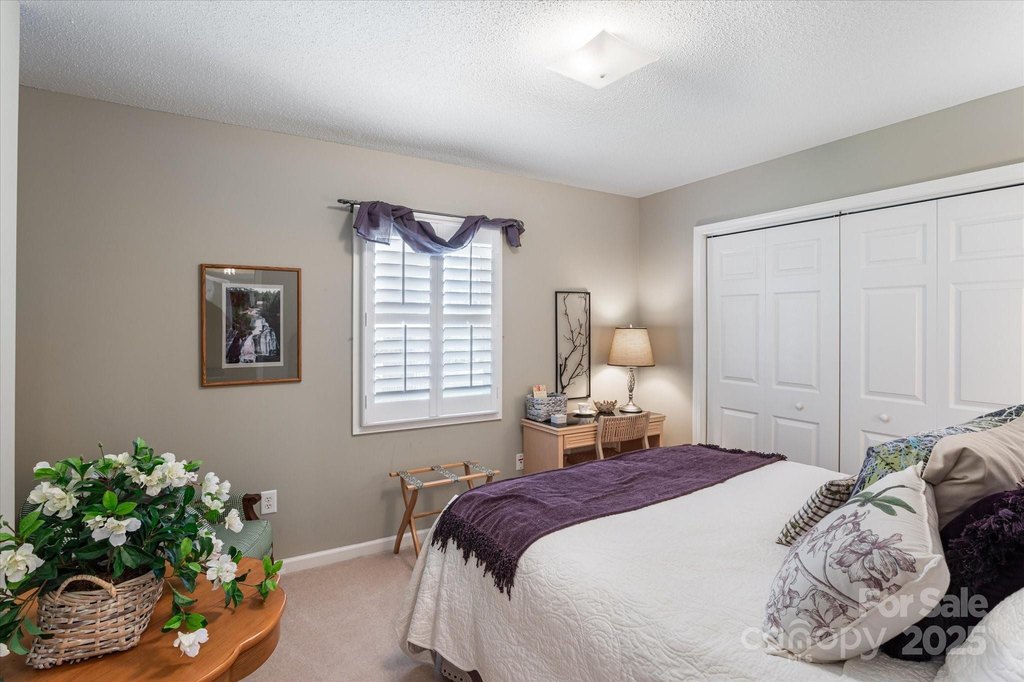 Saluda, North Carolina, 28773, United States, 3 Bedrooms Bedrooms, ,2 BathroomsBathrooms,Residential,Forsale,1886040