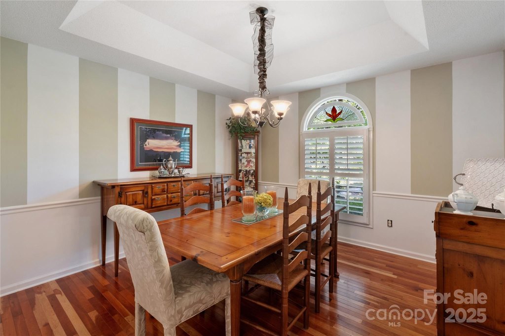 Saluda, North Carolina, 28773, United States, 3 Bedrooms Bedrooms, ,2 BathroomsBathrooms,Residential,Forsale,1886040