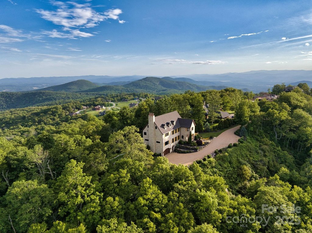 Hendersonville, North Carolina, 28792, United States, 3 Bedrooms Bedrooms, ,4.5 BathroomsBathrooms,Residential,Forsale,1886093