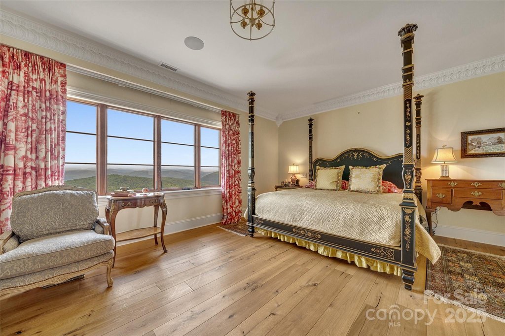 Hendersonville, North Carolina, 28792, United States, 3 Bedrooms Bedrooms, ,4.5 BathroomsBathrooms,Residential,Forsale,1886093