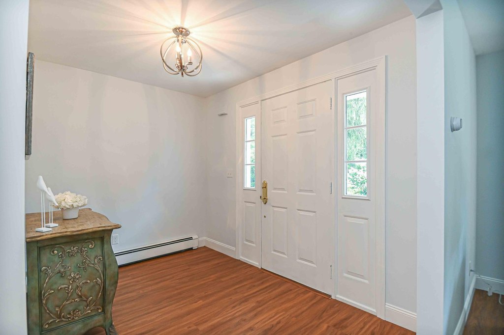 York, Maine, 03909, United States, 3 Bedrooms Bedrooms, ,3 BathroomsBathrooms,Residential,Forsale,1941229