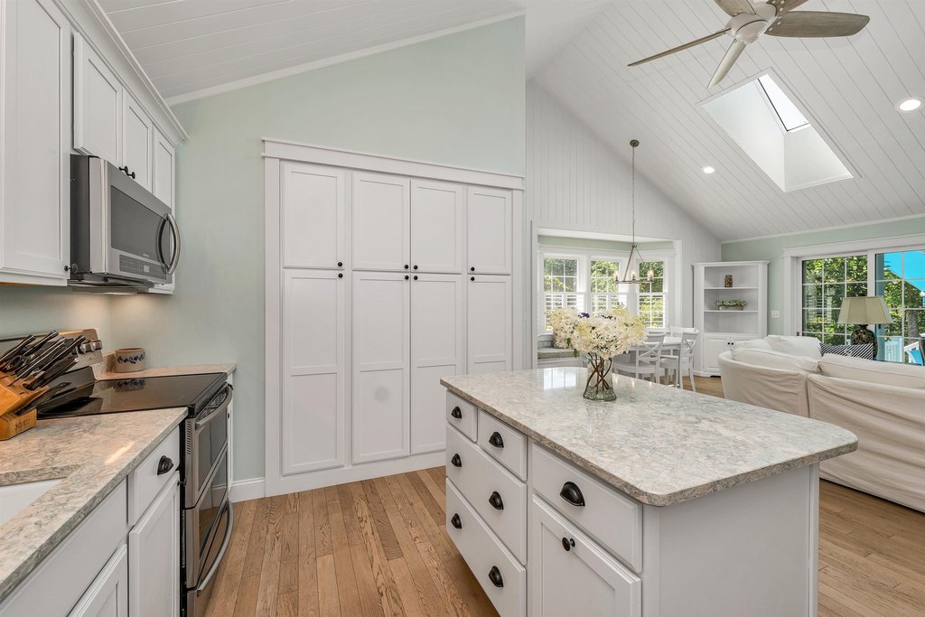 Wolfeboro, New Hampshire, 03894, United States, 3 Bedrooms Bedrooms, ,2.5 BathroomsBathrooms,Residential,Forsale,1941237