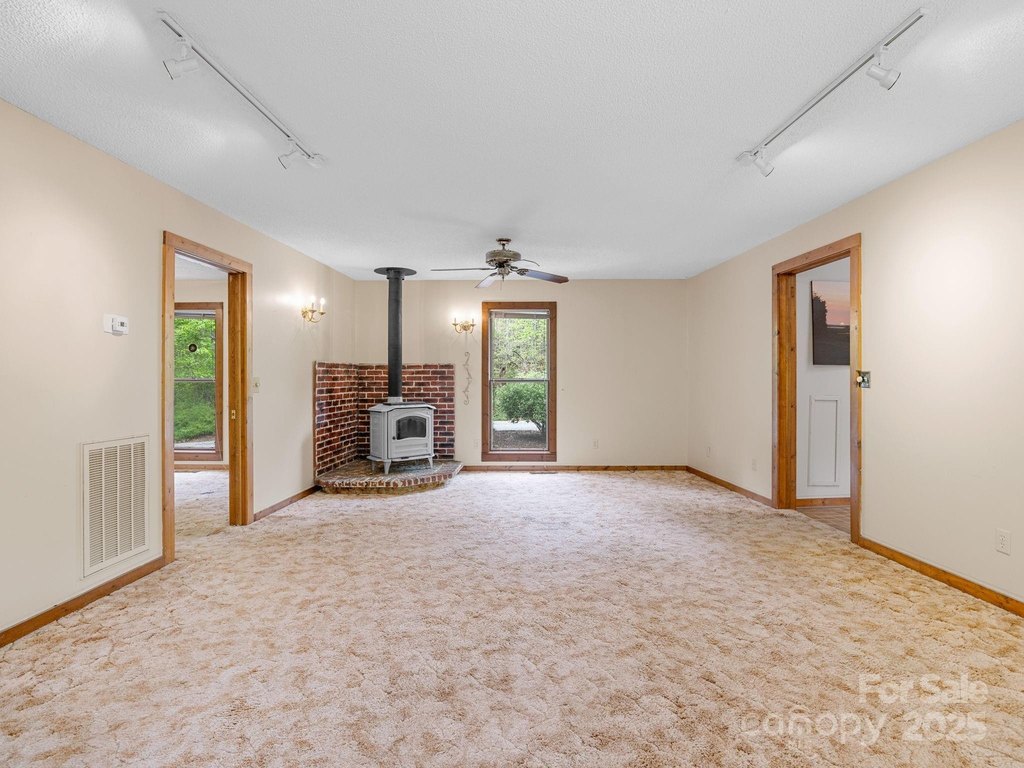 Tryon, North Carolina, 28782, United States, 4 Bedrooms Bedrooms, ,2.5 BathroomsBathrooms,Residential,Forsale,1886048