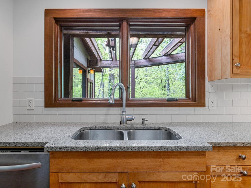 Tryon, North Carolina, 28782, United States, 4 Bedrooms Bedrooms, ,2.5 BathroomsBathrooms,Residential,Forsale,1886048