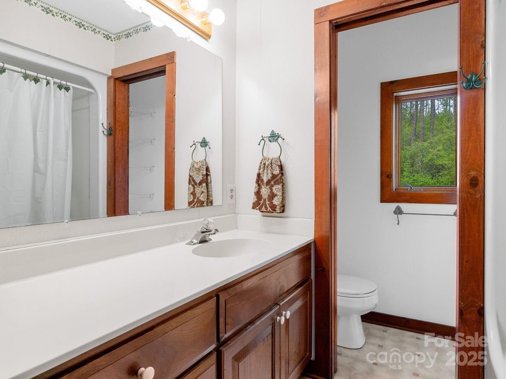 Tryon, North Carolina, 28782, United States, 4 Bedrooms Bedrooms, ,2.5 BathroomsBathrooms,Residential,Forsale,1886048