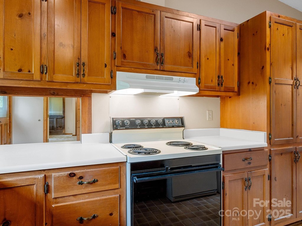 Tryon, North Carolina, 28782, United States, 4 Bedrooms Bedrooms, ,2.5 BathroomsBathrooms,Residential,Forsale,1886048