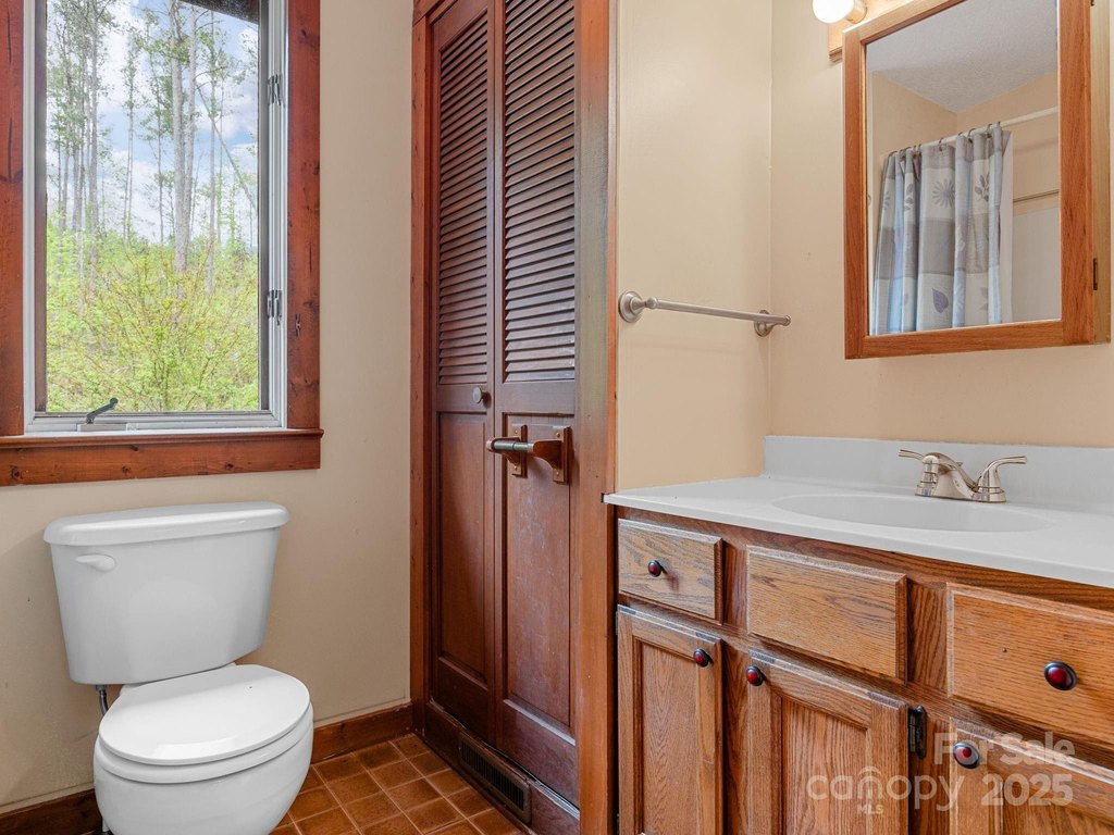 Tryon, North Carolina, 28782, United States, 4 Bedrooms Bedrooms, ,2.5 BathroomsBathrooms,Residential,Forsale,1886048