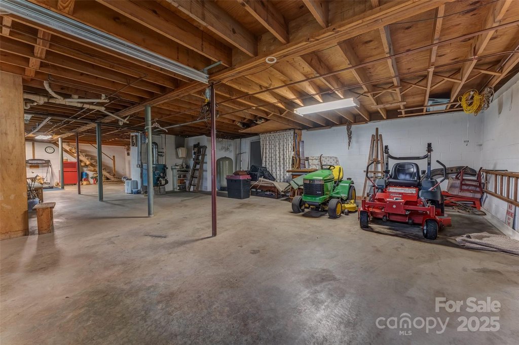 Leicester, North Carolina, 28748, United States, 3 Bedrooms Bedrooms, ,2 BathroomsBathrooms,Residential,Forsale,1960258