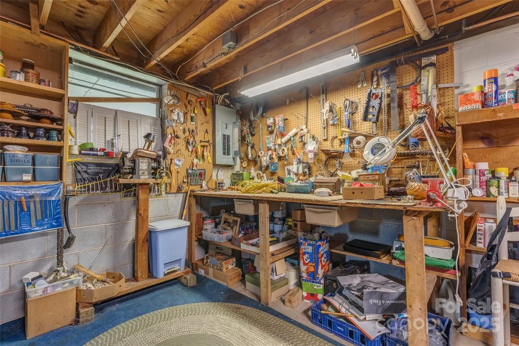 Leicester, North Carolina, 28748, United States, 3 Bedrooms Bedrooms, ,2 BathroomsBathrooms,Residential,Forsale,1960258