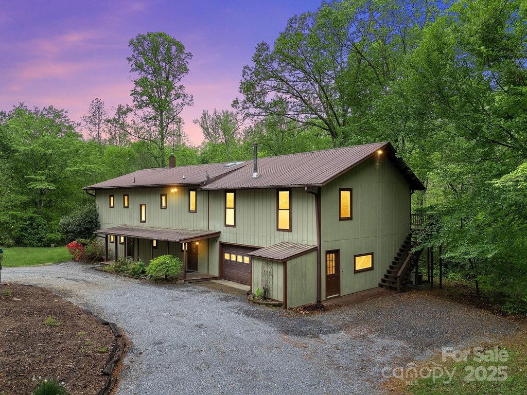 Tryon, North Carolina, 28782, United States, 4 Bedrooms Bedrooms, ,2.5 BathroomsBathrooms,Residential,Forsale,1886048