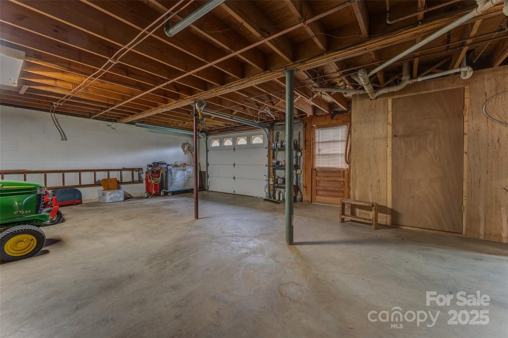 Leicester, North Carolina, 28748, United States, 3 Bedrooms Bedrooms, ,2 BathroomsBathrooms,Residential,Forsale,1960258