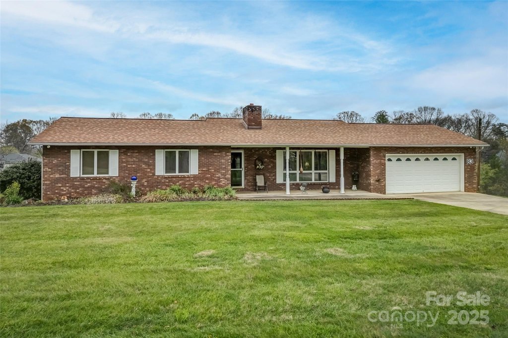 Leicester, North Carolina, 28748, United States, 3 Bedrooms Bedrooms, ,2 BathroomsBathrooms,Residential,Forsale,1960258