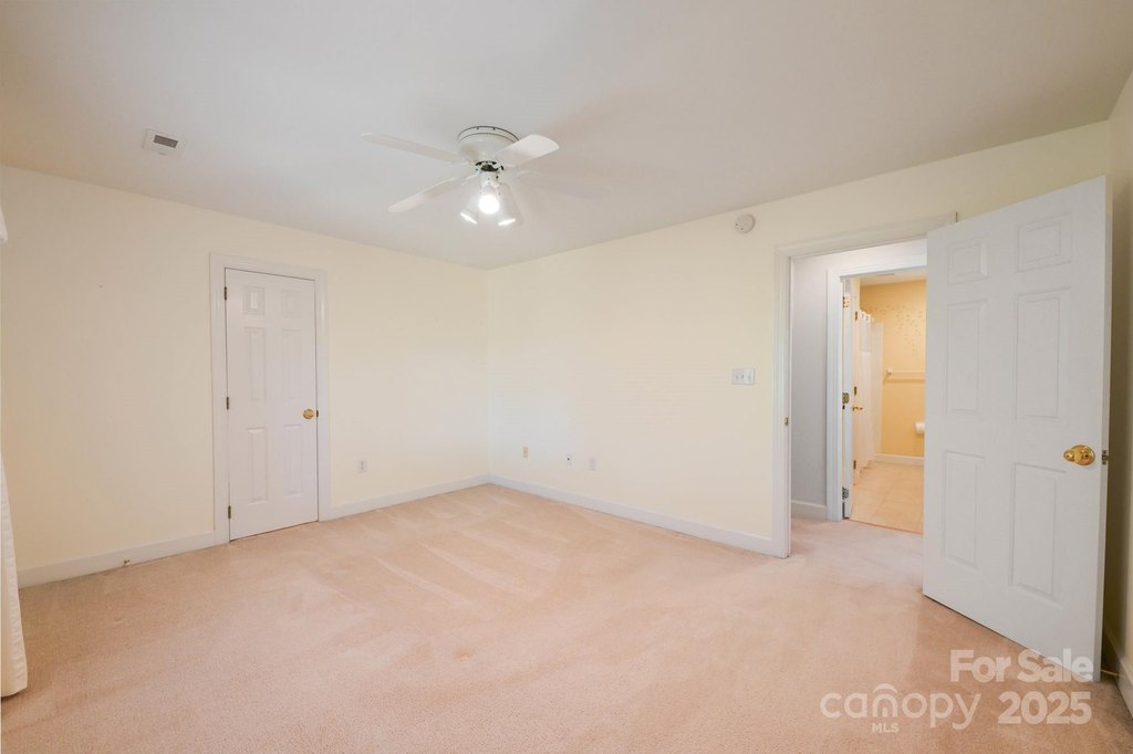 Tega Cay, South Carolina, 29708, United States, 4 Bedrooms Bedrooms, ,3.5 BathroomsBathrooms,Residential,Forsale,1934924