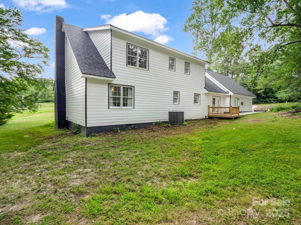 Hendersonville, North Carolina, 28791, United States, 4 Bedrooms Bedrooms, ,3 BathroomsBathrooms,Residential,Forsale,1960268