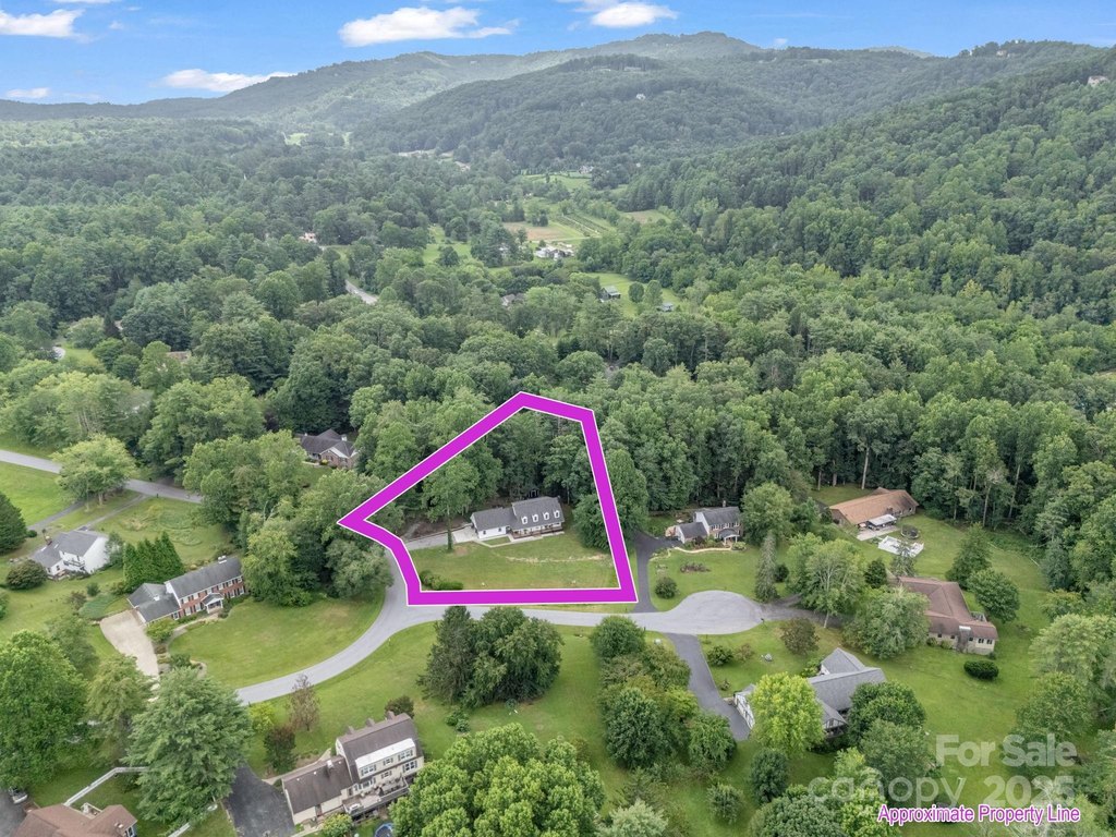 Hendersonville, North Carolina, 28791, United States, 4 Bedrooms Bedrooms, ,3 BathroomsBathrooms,Residential,Forsale,1960268