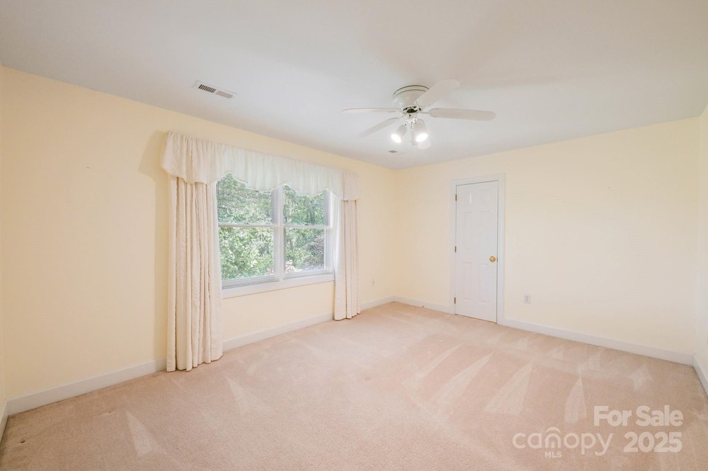 Tega Cay, South Carolina, 29708, United States, 4 Bedrooms Bedrooms, ,3.5 BathroomsBathrooms,Residential,Forsale,1934924