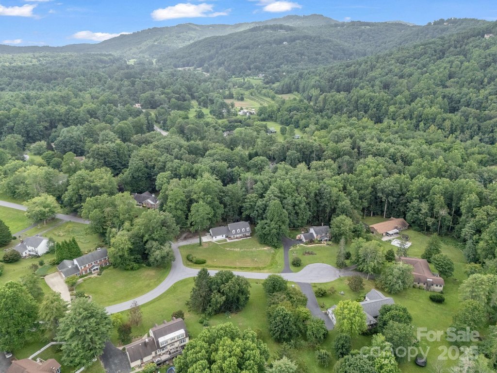 Hendersonville, North Carolina, 28791, United States, 4 Bedrooms Bedrooms, ,3 BathroomsBathrooms,Residential,Forsale,1960268