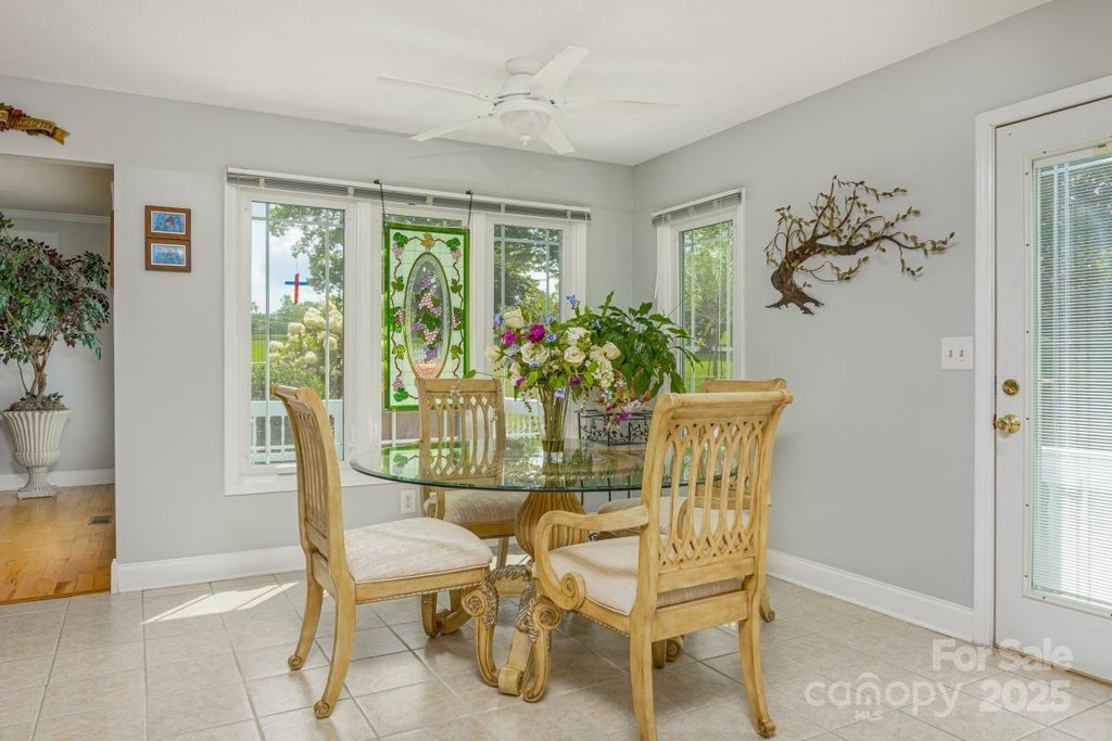 Hendersonville, North Carolina, 28792, United States, 3 Bedrooms Bedrooms, ,2.5 BathroomsBathrooms,Residential,Forsale,1960264