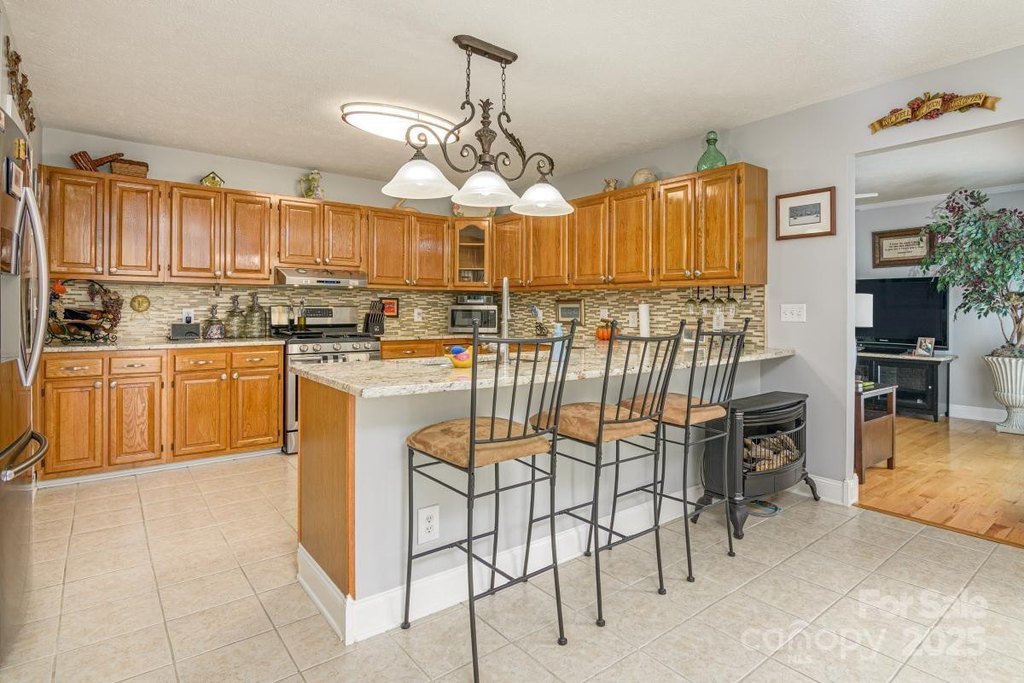 Hendersonville, North Carolina, 28792, United States, 3 Bedrooms Bedrooms, ,2.5 BathroomsBathrooms,Residential,Forsale,1960264